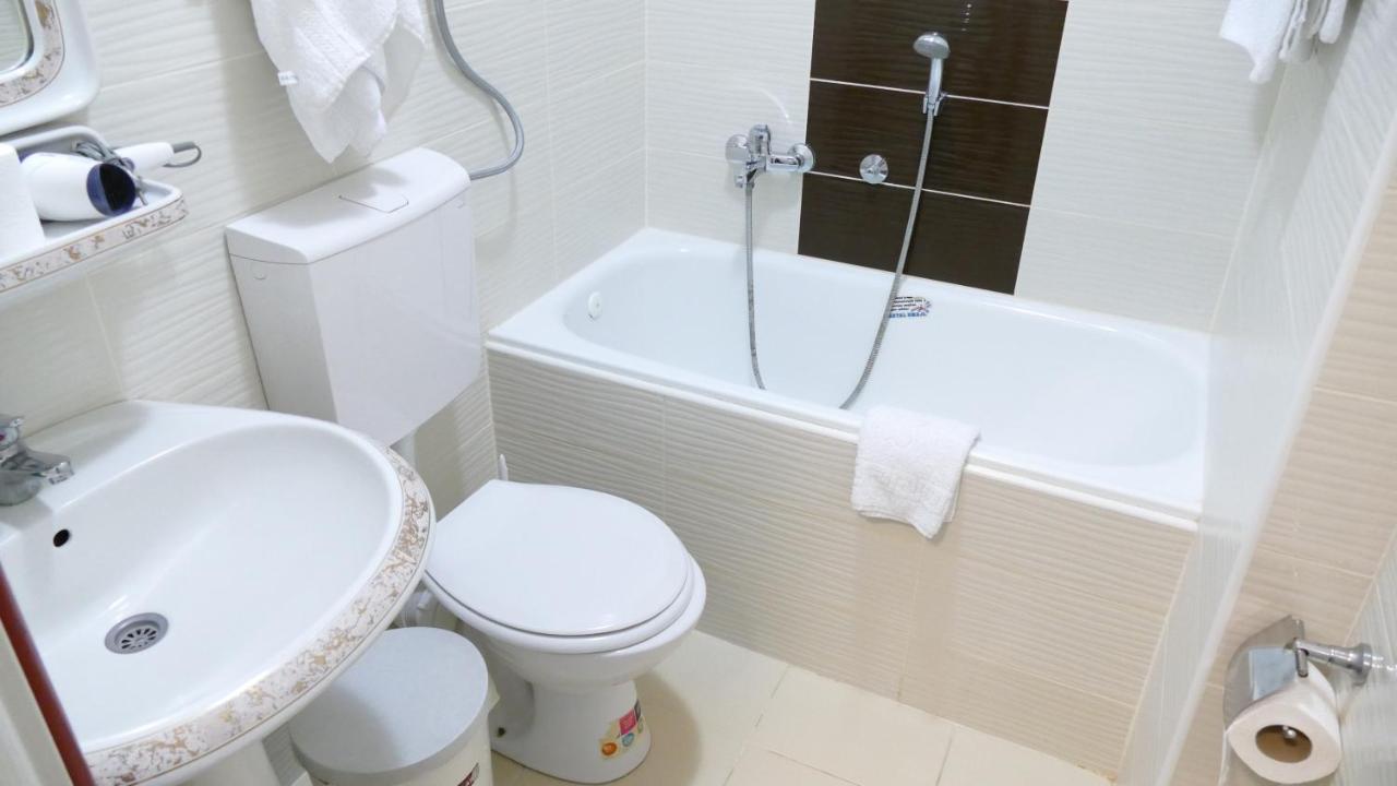 B&B Vila Bela Ruza Sremska Mitrovica Exterior foto